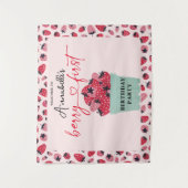 Bessie eerste verjaardagsfeest aardbei wandkleed (Voorkant)