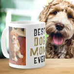 Best Dog Mam ooit Eigenaar Pet 2 Foto's Koffiemok<br><div class="desc">Best Dog Mam Ever Eigenaar 2 Foto's Coffee Mok. Moderne en eenvoudige vormgeving met tekst 'Beste hond moeder ooit' en ruimte voor twee huisfoto's. Het is een uniek en doordacht geschenk voor je moeder,  die hondeneigenaar is op Moederdag,  verjaardag of Kerstmis. Voeg je foto's toe.</div>