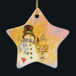 Best Friend Snowman Star Ornament<br><div class="desc">of verander omhoog de tekst zowel voor als achterkanten op deze Ster gestormde Snowman Ornament en gebruik dit ontwerp om iedereen te geven u kiest. Een gouden gele achtergrond met witte boomtakken die show van deze kudde vertakken en goed gekleed Snowman met zijn twee vogelvrienden en een bord dat van...</div>