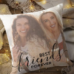 Best Friends Forever 2 Photo Black Script Overlay Kussen<br><div class="desc">De beste vrienden hebben altijd foto's gemaakt met elegante tekstbedekking. Het fotomalplaatje is opstelling voor u om uw eigen afbeeldingen toe te voegen - één van de voorzijde en één op de rug. De voorzijde heeft ook de tekstbekleding die "beste vrienden voor altijd"in hand lettered manuscript en gewaagde typografie leest....</div>