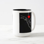 Best Friends Hand and Dog Line Art Pullover Tweekleurige Koffiemok (Voorkant rechts)