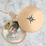 Best mam Ever Photo Ketting<br><div class="desc">Deel je speciale herinneringen met mam met een Best Mam Ever Photo Ketting. Het ontwerp van het ketting kenmerkt fotoplaatsing voor u om uw eigen afbeelding, een groet van de "Beste Mam ooit"toe te voegen en plaats om de naam van kind of kinderen te personaliseren. Extra cadeauobjecten beschikbaar voor mama...</div>