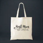 Best Man Wedding | Cool Modern Script Typografie Tote Bag<br><div class="desc">De beste man van je bruiloft zal van deze gepersonaliseerde canvas tas houden! Een leuk trendy modern script lettertype en een draaiende versiering en de voorkant van de tas en daaronder is ruimte voor twee regels aangepaste tekst - voeg de naam van de beste man toe, de trouwdatum, de locatie,...</div>