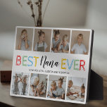Best Nana Ever 8 Photo Collage Fotoplaat<br><div class="desc">Kute oma afbeelding plaque met een gewone witte achtergrond die kan worden veranderd in elke kleur,  8 familiekleurige fotocollage,  kleurrijke typografie die "beste nana ooit" leest,  en de namen van de kleinkinderen.</div>