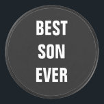 Best Son Ever Vaderdag Birthday Cadeau Custom Hockey Puck<br><div class="desc">Gedrukt met solide zwarte achtergrond en tekst sjabloon voor "Beste zoon ooit" geeft een prachtig geschenk van vader op zoon op Vaderdag of je kunt de tekst ook aanpassen om persoonlijke cadeaus te maken, feestelijke gunsten enz. voor Vaderdag, verjaardagen, bruiloften, jubileum enz. U kunt ook de achtergrondkleur wijzigen zoals u...</div>