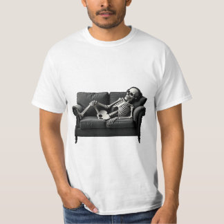 Bestaan is uitputtend skelet T-shirt