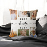 Beste Abuela ooit - Kleinkinderen Fotocollage Kussen<br><div class="desc">Vier de "Beste Abuela Ooit" met deze gepersonaliseerde kleinkinderen Photo Collage Sierkussen. Dit hartverwarmende geschenk heeft een liefdevol gerangschikte collage van gekoesterde foto's die speciale momenten vastleggen, aangevuld met een oprechte boodschap. Gemaakt van hoogwaardige, zachte stof, biedt het zowel comfort als stijl aan elke woonruimte. De verwijderbare dekking is machine...</div>