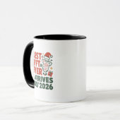 Beste cadeau arriveert in juli 2026 Kerstkoppels Mok (Voorkant links)