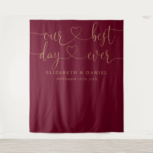 Beste dag ooit bordeauxrood en goud script bruilof wandkleed (Voorkant)