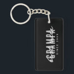 Beste Grampa ooit sinds 20XX Modern Simple Preppy Sleutelhanger<br><div class="desc">Dit eenvoudige en moderne ontwerp bestaat uit san serif typografie.</div>
