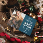 Beste hondenvader ooit | Foto Feestdagenkaart<br><div class="desc">Deze kerst vieren we onze viervoeters en de mensen die onvoorwaardelijk van ze houden. Bekijk onze 'Prettige Hoe-lij-dagen' kaart, gepersonaliseerd met de naam van je pup en een favoriete foto. Perfect om de beste hondenvader ter wereld cadeau te geven! Met een toegevoegde pootafdruk om de deal te bezegelen, is dit...</div>