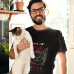 Beste kat papa definitie | Schattige kattengezicht T-shirt<br><div class="desc">Met een zoete definitie van wat een kattenvader is met een schattige kitten gezichtsillustratie. Dit gepersonaliseerde shirt is een perfecte cadeau voor de kattenvader in je leven! Leuk, gemakkelijk en uniek - maakt een geweldig cadeau voor verjaardagen, feestdagen en nieuwe huisdier homecomings. Kattenvaders behoren tot de beste vaders ooit! Ze...</div>