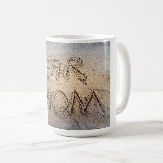 Beste mama, zand schrijven strandliefhebber mok (Voorkant rechts)