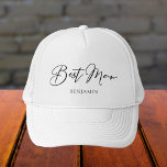 Beste man - Persoonlijk - Minimalistisch huwelijk Trucker Pet<br><div class="desc">Dit chic,  simpel beste pet kenmerkt jouw naam onder elegante zwarte typografie. Pas deze elegante,  moderne petten van het bruidsfeest aan voor uw bruiloft of vrijgezellenfeest.</div>