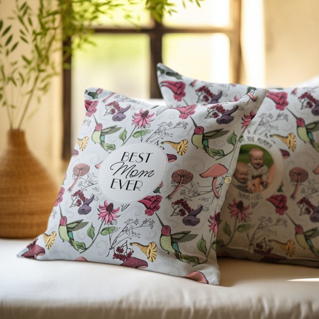 Beste moeder ooit lichtblauwe bloemen kolibrie kussen (Chic Best Mom Ever Hand-Drawn Hummingbird, Flowers & Mushrooms. Custom Photo & 2 Personalized Texts.)