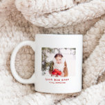 Beste moeder ooit minimalistische typemachine teks koffiemok<br><div class="desc">Een eenvoudige foto beste moeder ooit mok. Deze fotokoffie mok is voorzien van een foto en eenvoudige rode typemachine tekst en foto. Het getoonde afbeelding is alleen ter illustratie en moet worden vervangen door uw foto. Alle tekst op de voor- en achterkant van de mok kan worden aangepast met elke...</div>