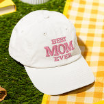 Beste moeder ooit moderne typografie op maat geborduurde pet<br><div class="desc">Best Mom Ever Modern Typography Custom geborduurd honkbal Pet is voorzien van de eenvoudige moderne geborduurde tekst "Best Mom Ever". Perfect als cadeau voor mama voor Moederdag,  Kerstmis,  verjaardag en meer. Creëer door Evco Studio www.zazzle.com/store/evcostudio</div>