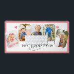 Beste Nana Ever Kalligrafie 5 Photo Desk Mat<br><div class="desc">Deze grootouder bureaumat biedt ruimte voor 5 foto's, zodat gebruikers hun favoriete afbeeldingen van hun kleinkinderen kunnen laten zien. Het ontwerp is voorzien van een moderne stijl kalligrafie met de tekst: "Best Nana Ever" en is geaccentueerd met accenten van een lichte perzikkleur. De moderne stijlkalligrafie van de bureaumat voegt een...</div>