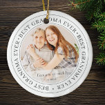 Beste oma Ever Moderne Klassieke foto Keramisch Ornament<br><div class="desc">Dit eenvoudige en klassieke ontwerp is samengesteld uit serif typografie en voegt een douanefoto toe. "Beste oma Ever" circuleert de foto van je oma,  gramma,  oma,  oma,  oma,  oma,  oma,  mee-maw,  lla enz.</div>