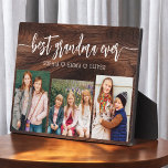 Beste oma ooit - Rustic Wood Fotocollage Fotoplaat<br><div class="desc">Vier de "beste oma ooit" met deze gepersonaliseerde kleinkinderen Fotocollage Plaque. Dit hartverwarmende geschenk heeft een prachtig gerangschikte collage van gekoesterde foto's die speciale momenten vastleggen, aangevuld met een liefdevolle boodschap. Gemaakt van hoogwaardige materialen met een strakke afwerking, is het ideaal om thuis als een gekoesterde aandenken weer te geven....</div>