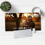 Beste opa Granparent foto Bureaumat<br><div class="desc">Moderne beste opa of grootouder foto Muismat bureaumat. Voeg je favoriete foto en tekst toe voor een leuk gepersonaliseerd ontwerp! Neem contact met ons op via cedarandstring@gmail.com als u hulp nodig hebt bij het ontwerp of de bijbehorende producten.</div>