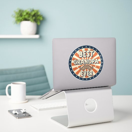 Beste opa ooit retro badge sticker (Laptop op bureau)