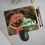 BESTE PAPA OOIT AANGEPASTE FOTO EN NAAM GROEN WIT MUISMAT<br><div class="desc">Het perfecte geschenk voor Vaderdag is een aangepaste muismat versierd met een gepersonaliseerde foto en een stijlvolle tweekleurige overlay met de hartverwarmende boodschap "Beste papa ooit". Dit unieke en doordachte cadeau combineert praktisch nut met sentimentele waarde, waardoor het een ideale keuze is om je vader te laten zien hoeveel hij...</div>