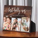 Beste papa ooit hout Vaderdag fotocollage Fotoplaat<br><div class="desc">Vier je vader met de "Best Daddy Ever" Vaderdag Photo Collage Plaque, een welgemeend eerbetoon aan het man dat de wereld voor je betekent. Deze prachtig vervaardigde plaquette is voorzien van een hoogwaardige, aanpasbare fotocollage, waarmee u gekoesterde herinneringen en speciale momenten kunt laten zien. De collage is elegant gerangschikt rond...</div>