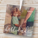 Beste papa ooit Modern Eenvoudig Speels Script Fot Glas Ornament<br><div class="desc">Design bestaat uit moderne en speelse scripttypografie. Voeg familiefoto toe.</div>