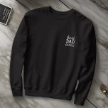 Beste papa ooit Moderne Eenvoudige Monogram Typogr Geborduurde Sweater<br><div class="desc">Moderne eenvoudige letter monogrammen op de nek.</div>