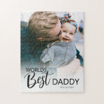 Beste papa van werelden | Foto Legpuzzel<br><div class="desc">Op zoek naar een uniek cadeau voor papa, perfect voor vaders dag, verjaardagen of gewoon zeggen dat ik van je hou! Dit simplistische moderne ontwerp kenmerkt typografische tekst die "WORLDS BEST DADDY" en uw favoriete foto leest. De editable stijl van de tekstdoopvont, kan worden veranderd door op de pas verdere...</div>