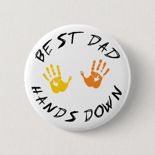 Beste vader krijgt een cadeautje neer ronde button 5,7 cm