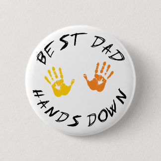 Beste vader krijgt een cadeautje neer ronde button 5,7 cm