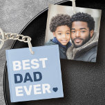 Beste vader ooit hart blauwe vaders dag foto sleutelhanger<br><div class="desc">Sleutelhanger met uw aangepaste foto en de tekst "Beste vader ooit" op een blauwe achtergrond.</div>