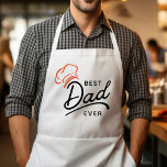 Beste vader ooit moderne chef-vader schort<br><div class="desc">Dit schort heeft een strakke witte achtergrond, het ontwerp toont de woorden "Best Dad Ever" in vet, zwart en cursief schrift, vergezeld van een levendige oranje chef-kok pet illustratie. dit schort is zowel praktisch als attent, waardoor het een ideaal geschenk voor Vaderdag, verjaardagen, of elke gelegenheid om show uw waardering....</div>