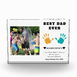 Beste vader ooit overhandigt verjaardag fotoblokken