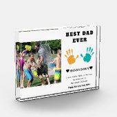 Beste vader ooit overhandigt verjaardag fotoblokken (Links)