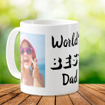 Beste vader twee foto's gepersonaliseerd koffiemok<br><div class="desc">Deze mok is een leuk cadeau voor de beste vader ooit,  met twee familiefoto's en 'World's Best Dad' in een coole retro-themaparstijl typografie. Je kunt 'vader' gemakkelijk personaliseren naar de manier waarop hij wordt aangepakt (bijvoorbeeld papa,  papa,  enz.).</div>