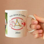 Beste vader van Baseball Aangepaste Fotonaam ter w Koffiemok<br><div class="desc">'s Werelds beste pap van de Aangepaste hondenfoto van de Baseball Coffee Mugs bevat een van je favoriete foto's met de tekst 'De beste vader ter wereld (jaar)' in het moderne script en je aangepaste tekst in het midden. Gepersonaliseerd door de tekst in de tekstvakjes uit te geven verstrekt en...</div>