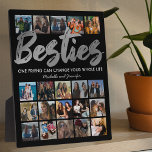 Beste vrienden | Bodemfotocollage Plaque Fotoplaat<br><div class="desc">Gepersonaliseerde beste vrienden afbeelding plaque met een trendy zwarte achtergrond die kan worden veranderd in elke kleur,  het woord "besties" in een faux silver folie script lettertype,  een vriendschap quote,  uw namen,  en een 20 vierkante foto collage sjabloon voor u aan te passen aan uw eigen.</div>