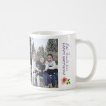 Beste vrienden met een gelukkige verjaardag person koffiemok<br><div class="desc">Koffie-mok met twee foto's van drie beste vrienden,  één foto horizontaal en de andere verticaal,  een afbeelding van een roze bloem en de tekst "Best. Vrienden. Ooit" en "Happy Birthday!" U kunt zowel de foto's als de teksten personaliseren.</div>