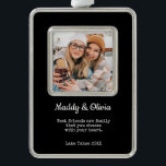 Beste Vrienden Moderne Fotocollage | BFF Christmas Verzilverd Omlijst Ornament<br><div class="desc">Beste vrienden moderne foto kerst ornament, </div>