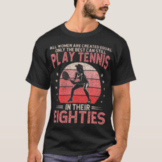 Beste vrouwen spelen nog steeds tennis in hun tach t-shirt