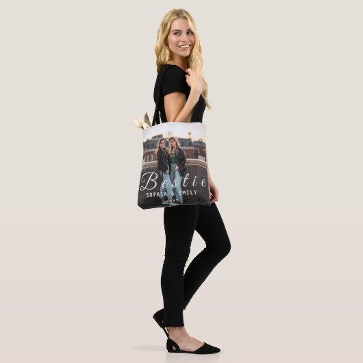 Bestie Photo Collage Tote Bag – Custom Names & Yea (Op model)
