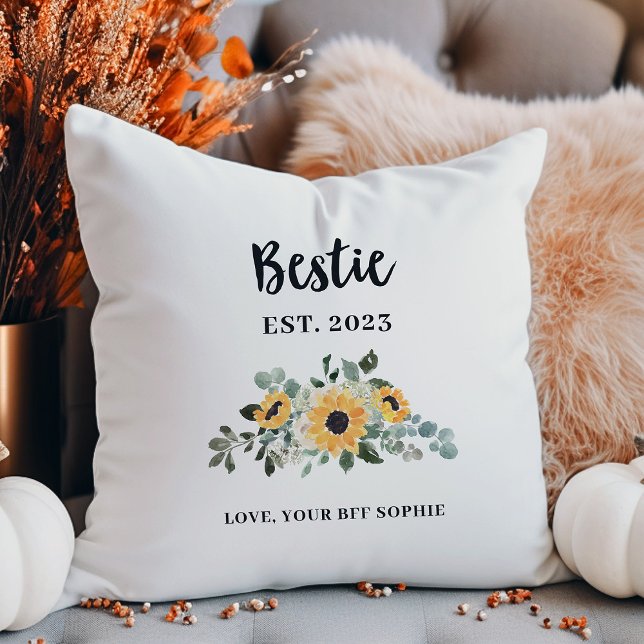 Bestie |  rustieke zonnebloem en namen kussen (A pretty, rustic pillow keepsake for your bestie)