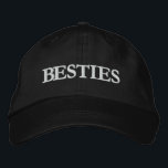 Besties Beste Vrienden Moderne Typografie Custom Geborduurde Pet<br><div class="desc">Besties Best Friends Modern Typography Custom geborduurd honkbal Pet is voorzien van de eenvoudige moderne geborduurde tekst "Besties". Perfect als cadeau voor je beste vriend,  neef,  zus,  moeder en meer. Creëer door Evco Studio www.zazzle.com/store/evcostudio</div>