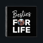 Besties Modern BFF Best Friends Foto Fun Birthday Notitieboek<br><div class="desc">Besties Modern BFF Best Friends Photo Fun Birthday Notitieboek. Chic, girly, en schattig notitieboek van de douanefoto bff. Pas je eigen foto aan voor een mooi en elegant cadeau voor je beste vriend, een cadeautje voor je vriendje of een cadeautje voor je vriendschap. Creëer een onvergetelijk geheugen met uw bijen....</div>
