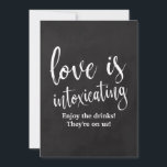 Betaalbaar teken voor de brouwerij van Chalkcoard<br><div class="desc">Een elegant teken van de snijrandbruiloft,  kenmerkt de tekst "de Liefde is Intoxicating"in een geëxtrofieerde manuscriptdoopvont,  voegt de borsteltextuur een spontaan en playful gevoel toe. De achtergrondkleur kan aan uw behoeften en voorkeuren worden aangepast. Neem contact met mij op als u een speciaal verzoek hebt.</div>