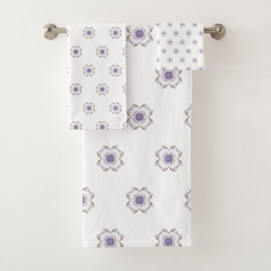 Betegelde Paarse en Gouden Bloemen-Look Fractal Ar Bad Handdoek (Insitu)