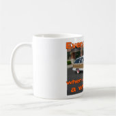 Beter met een houtachtige mok (Links)